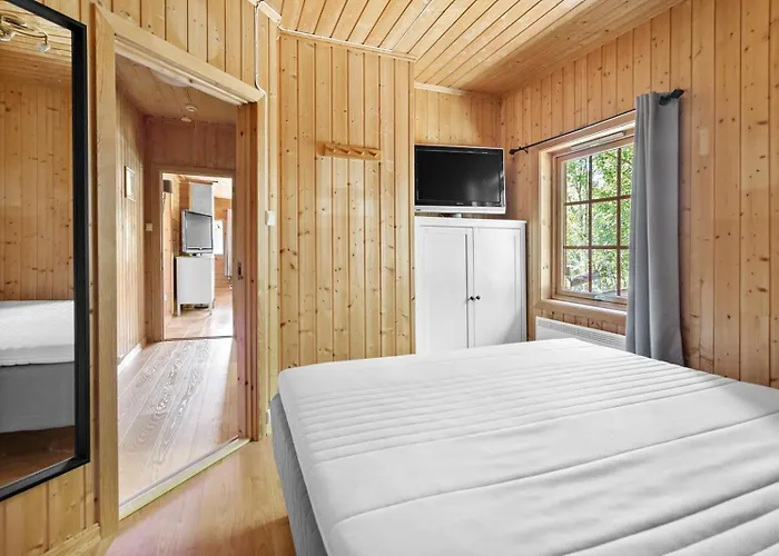 Cottage W Wilderness Feeling 20 Min From Airport